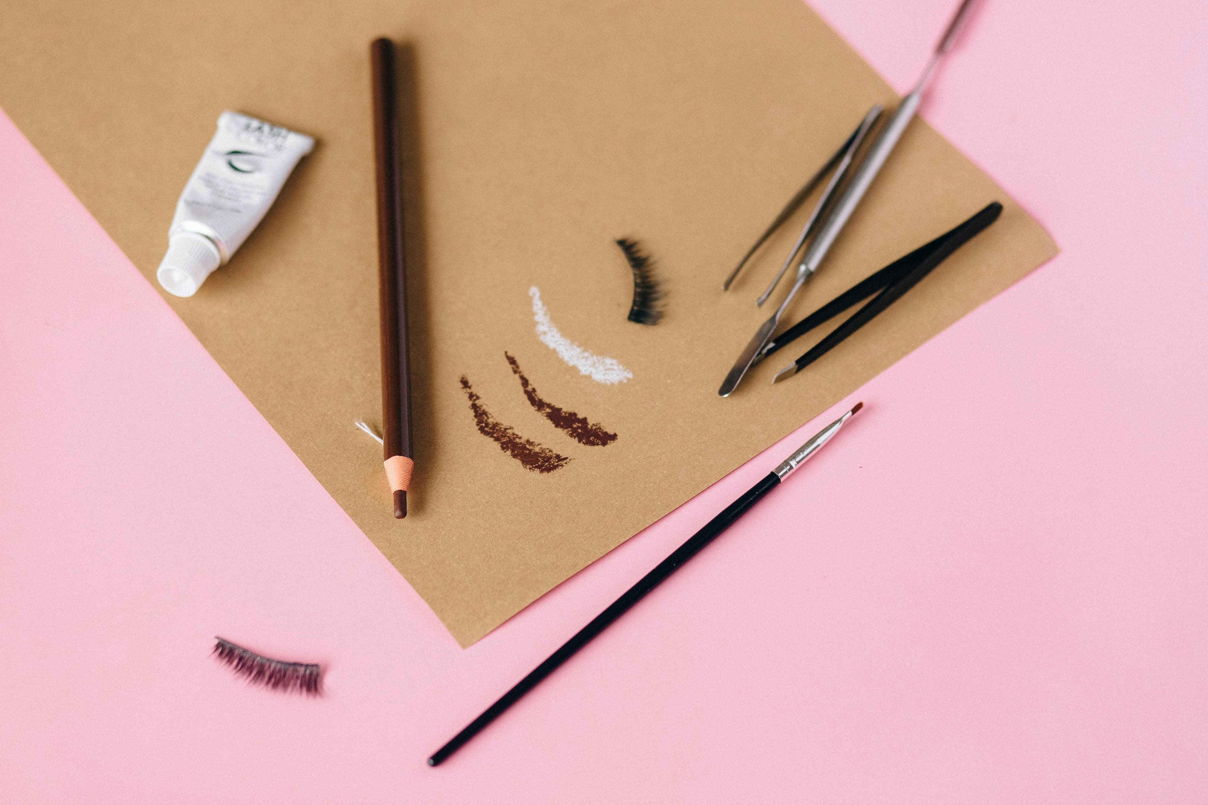 Barvení a epilace obočí Zola